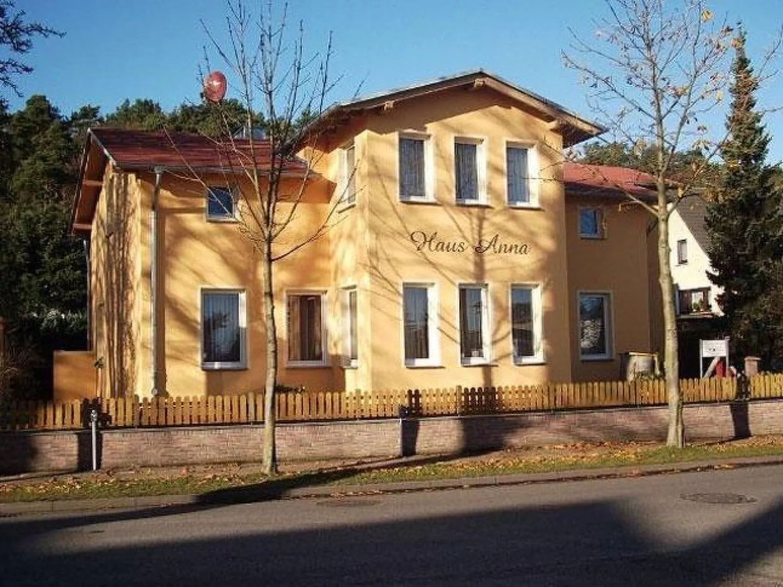 Kleine, frisch renovierte Zwei-Zimmerwohnung-Binnen