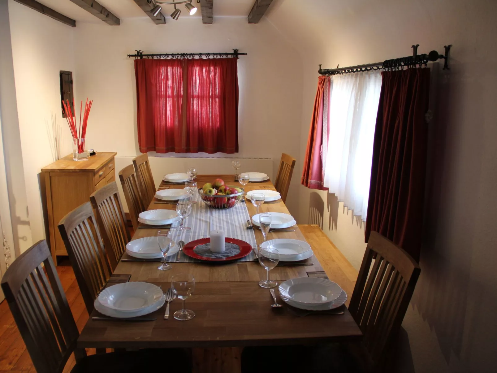 Fachwerkhaus mit Garten, Grill und Terrasse-Binnen