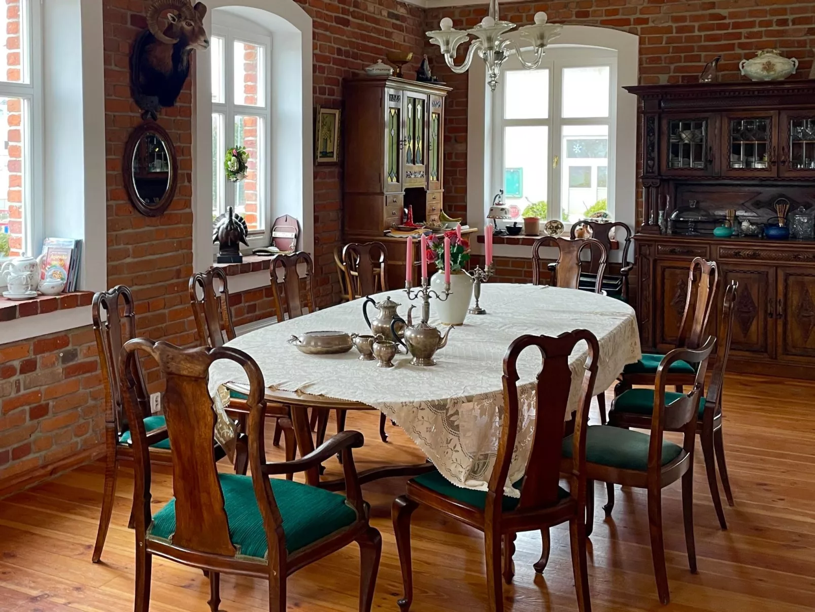 Anwesen mit Garten, Grill und Terrasse-Binnen