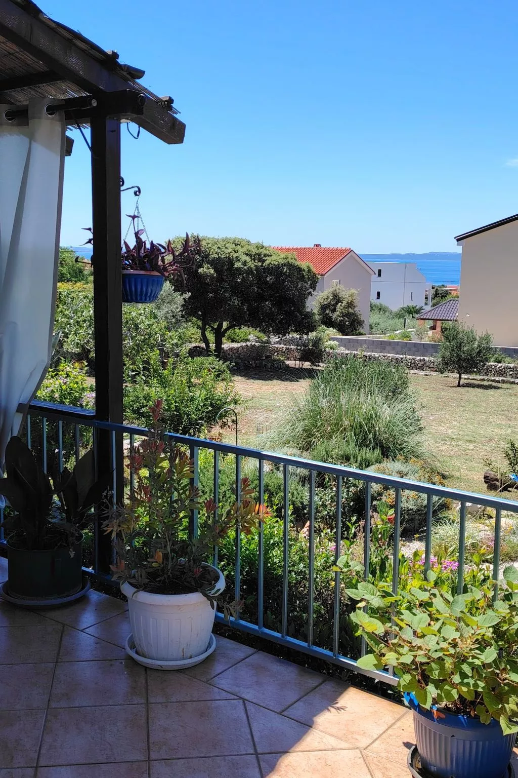 In Vir mit Terrasse und Garten-Buiten