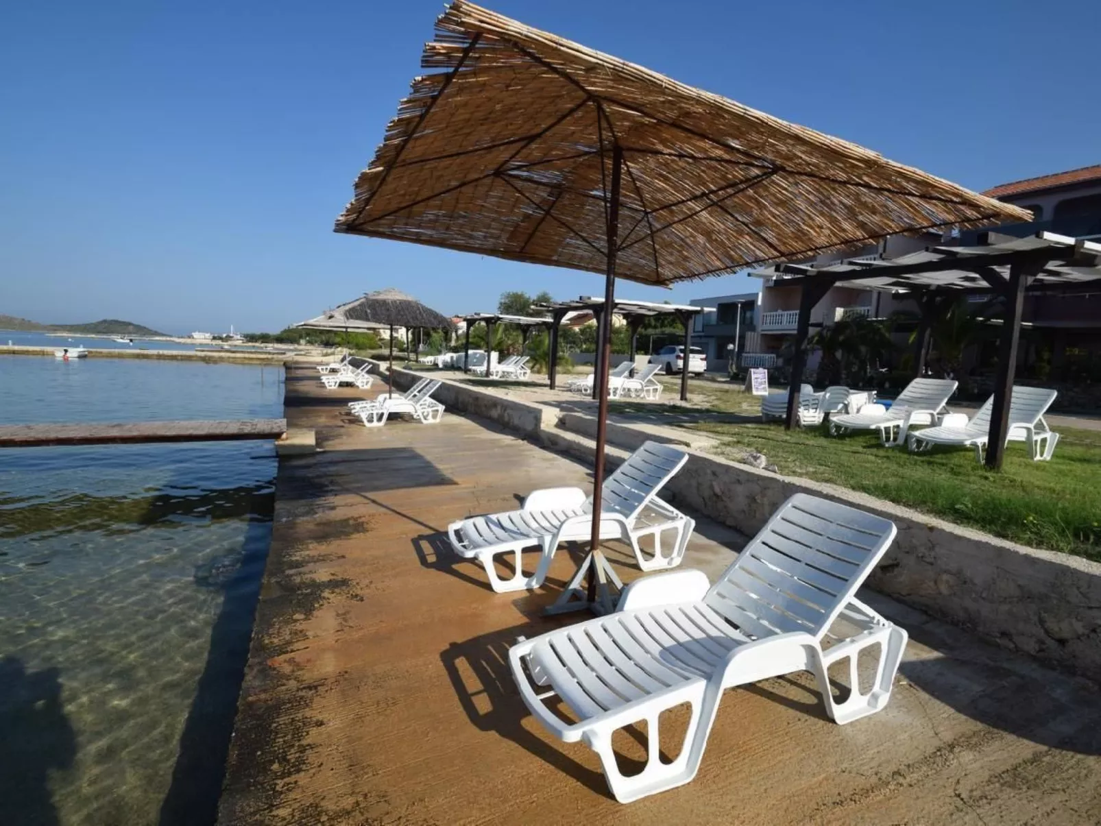 In Turanj mit Grill-Buiten