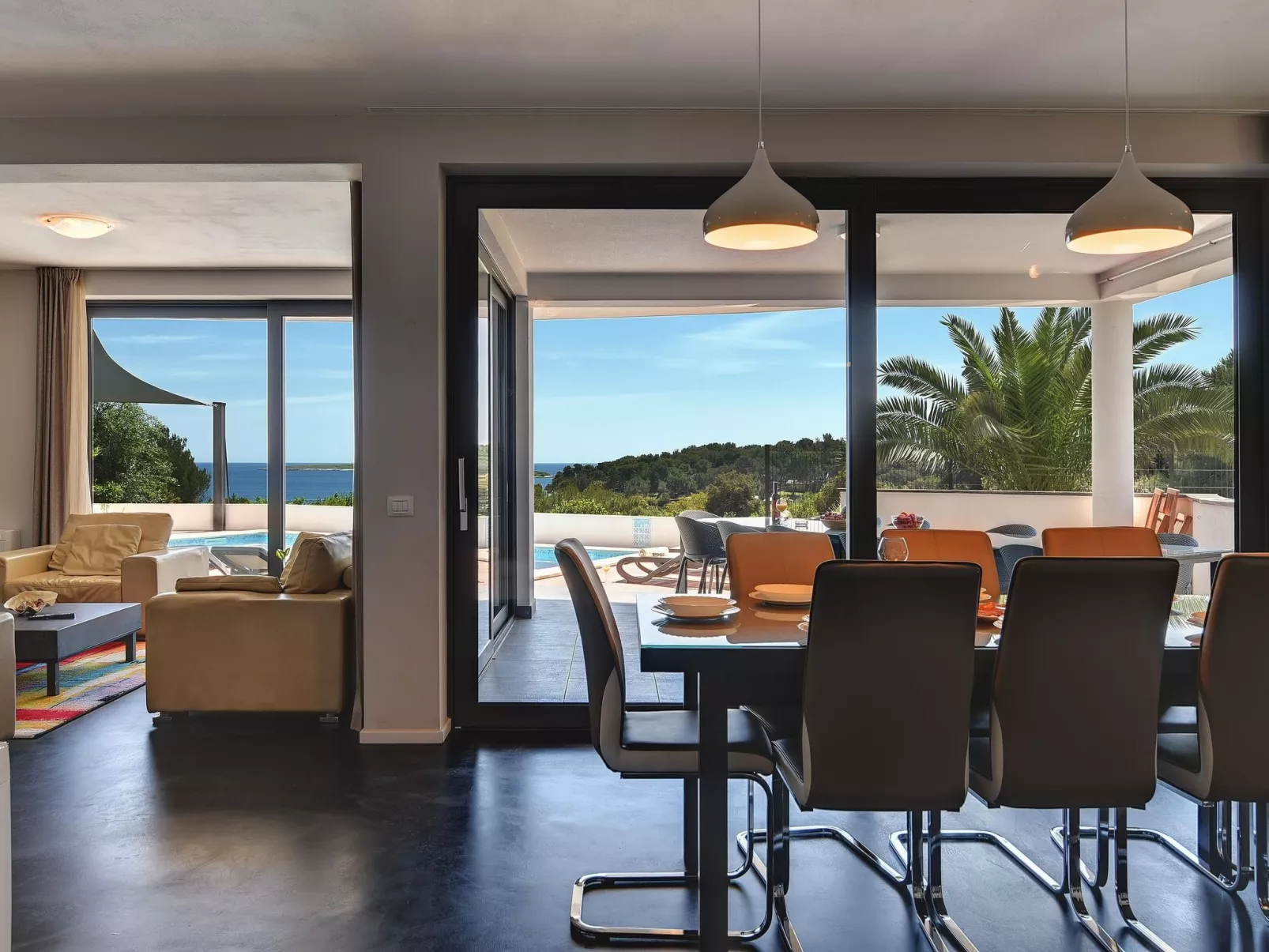 Luxusvilla Sunrise Premantur mit Pool-Binnen