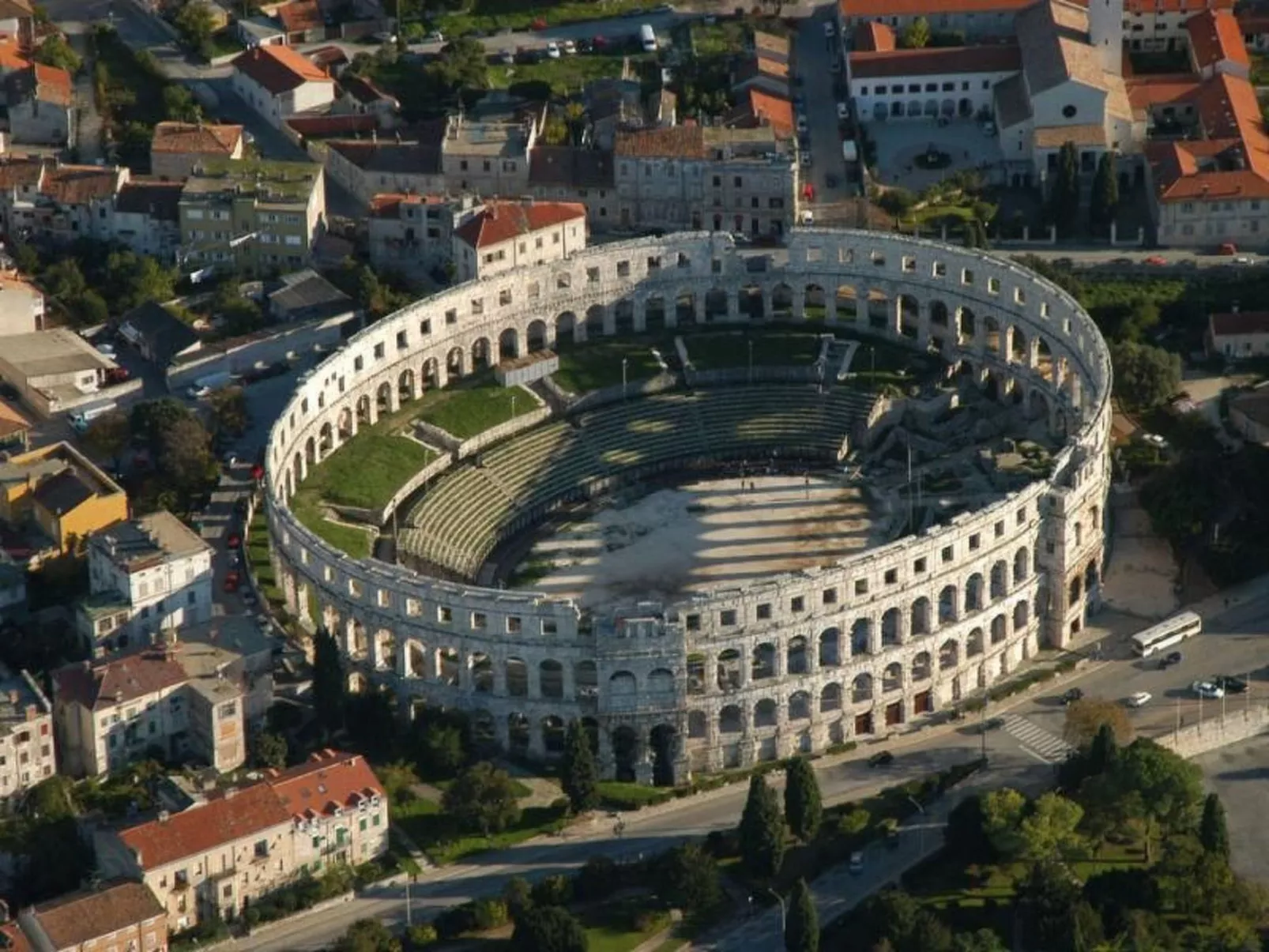 Wohnung in Fazana mit Garten, Grill und Terrasse-Buiten