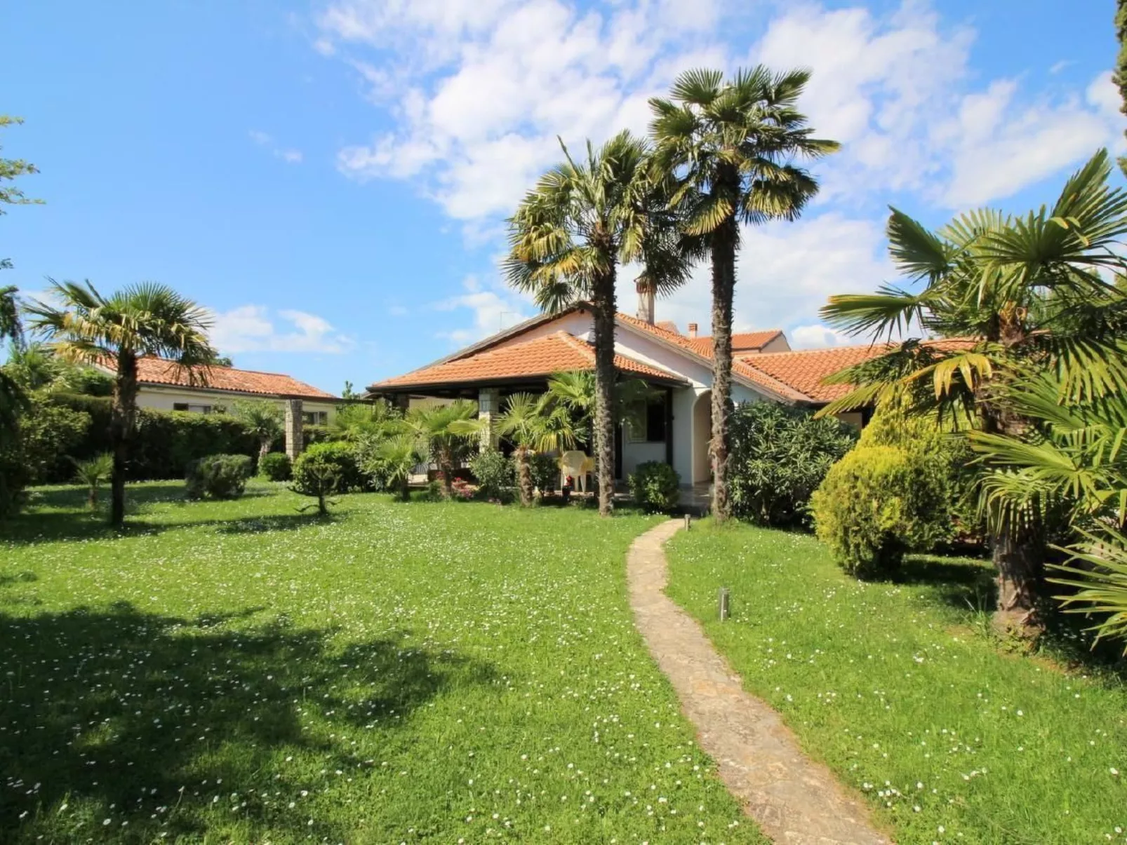 Manja-Image-tags.info