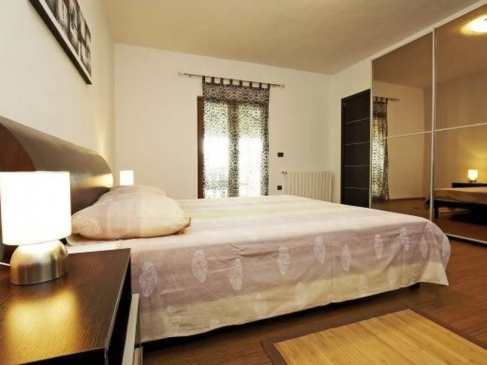 Luxuriöse Villa mit riesigem Olivenbaum-Garten, Sonnenterrasse, großem Pool und-Binnen