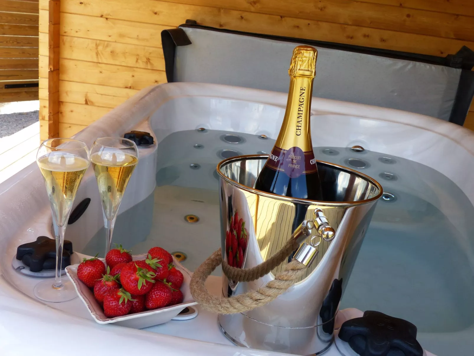 Duplex Ferme Simon 4p mit Jacuzzi und Sauna-Buiten