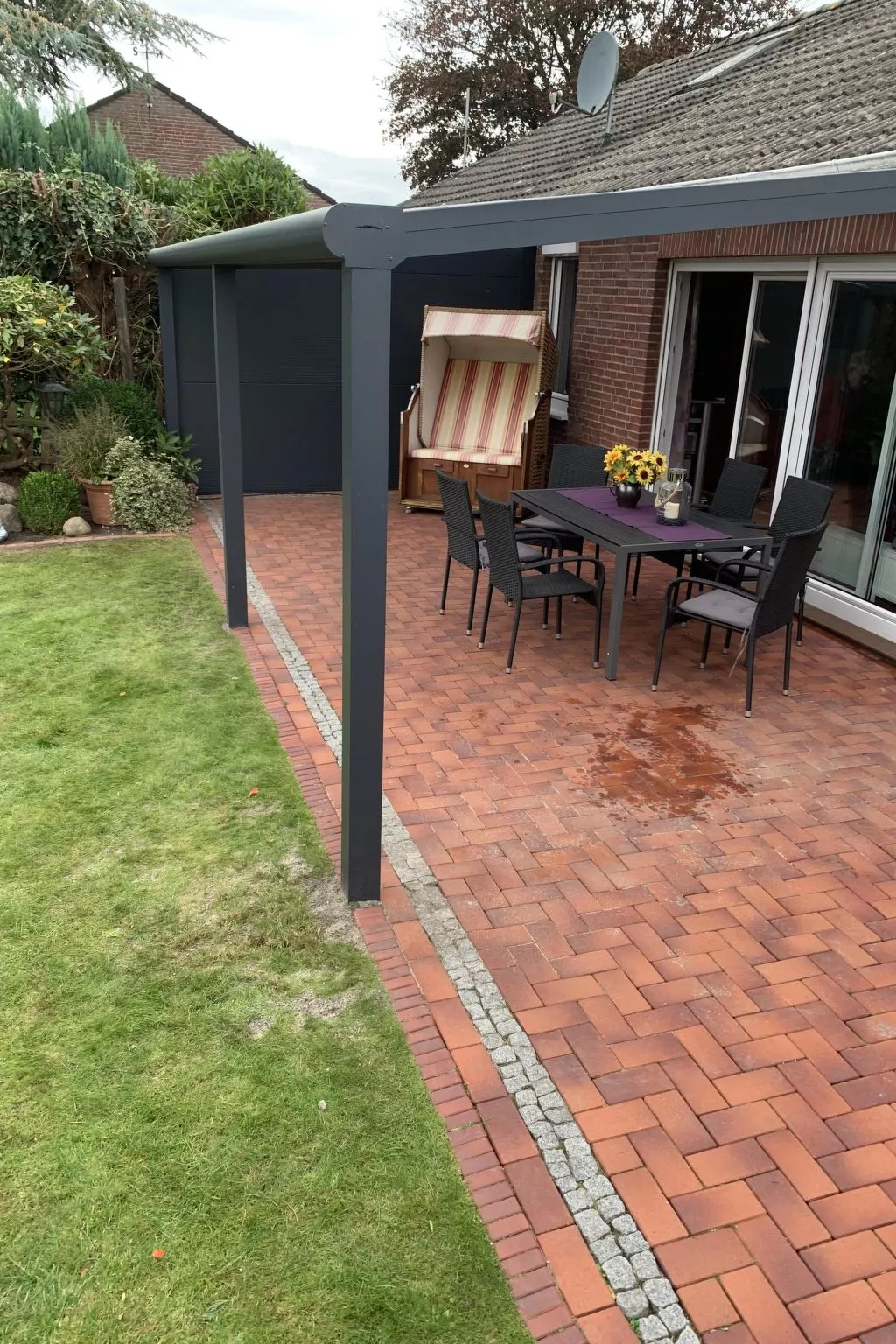 In Hage mit Garten, Terrasse und Grill-Binnen