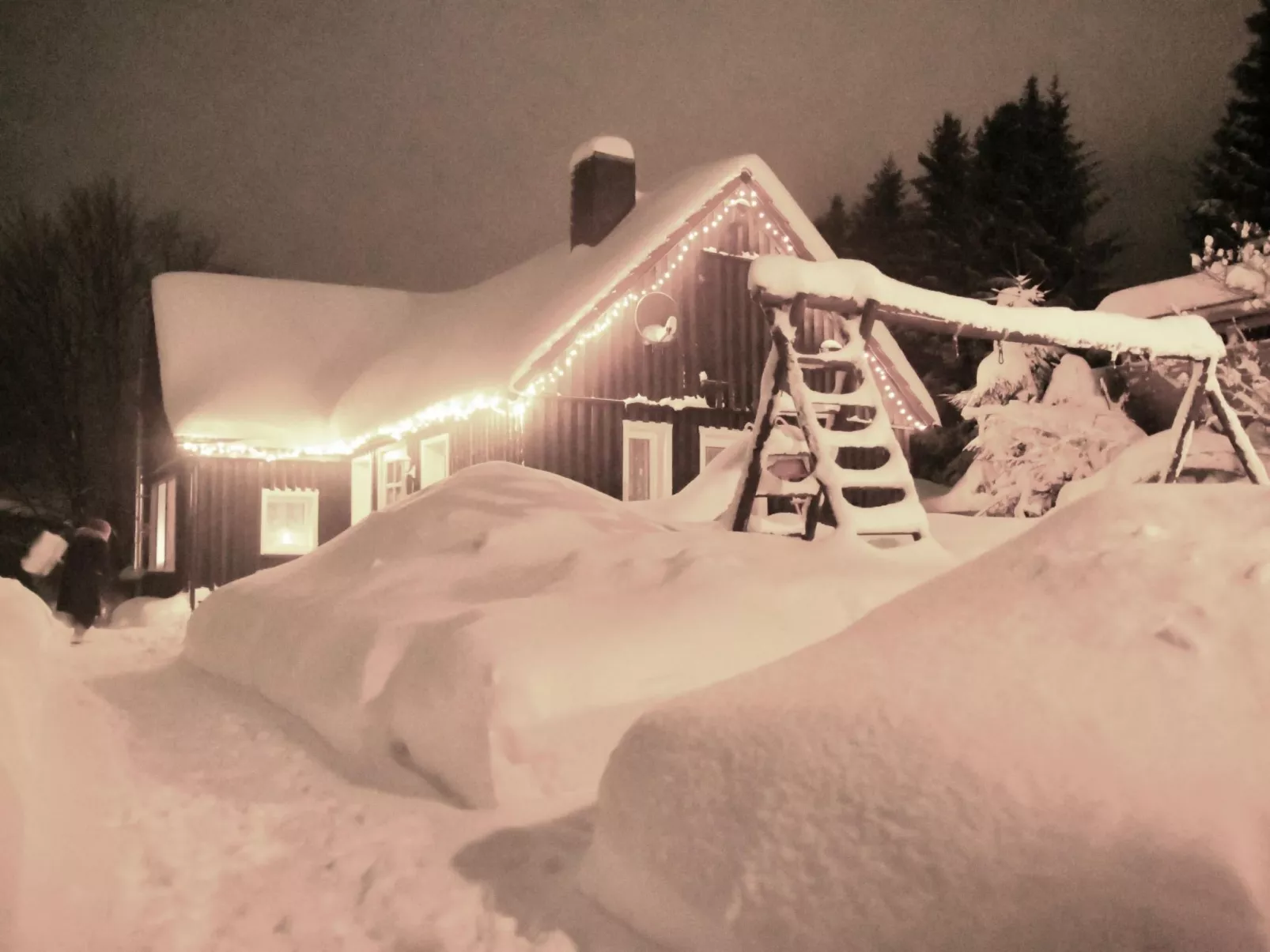 Mit Spielplatz, Garten und Fernsicht-Buiten