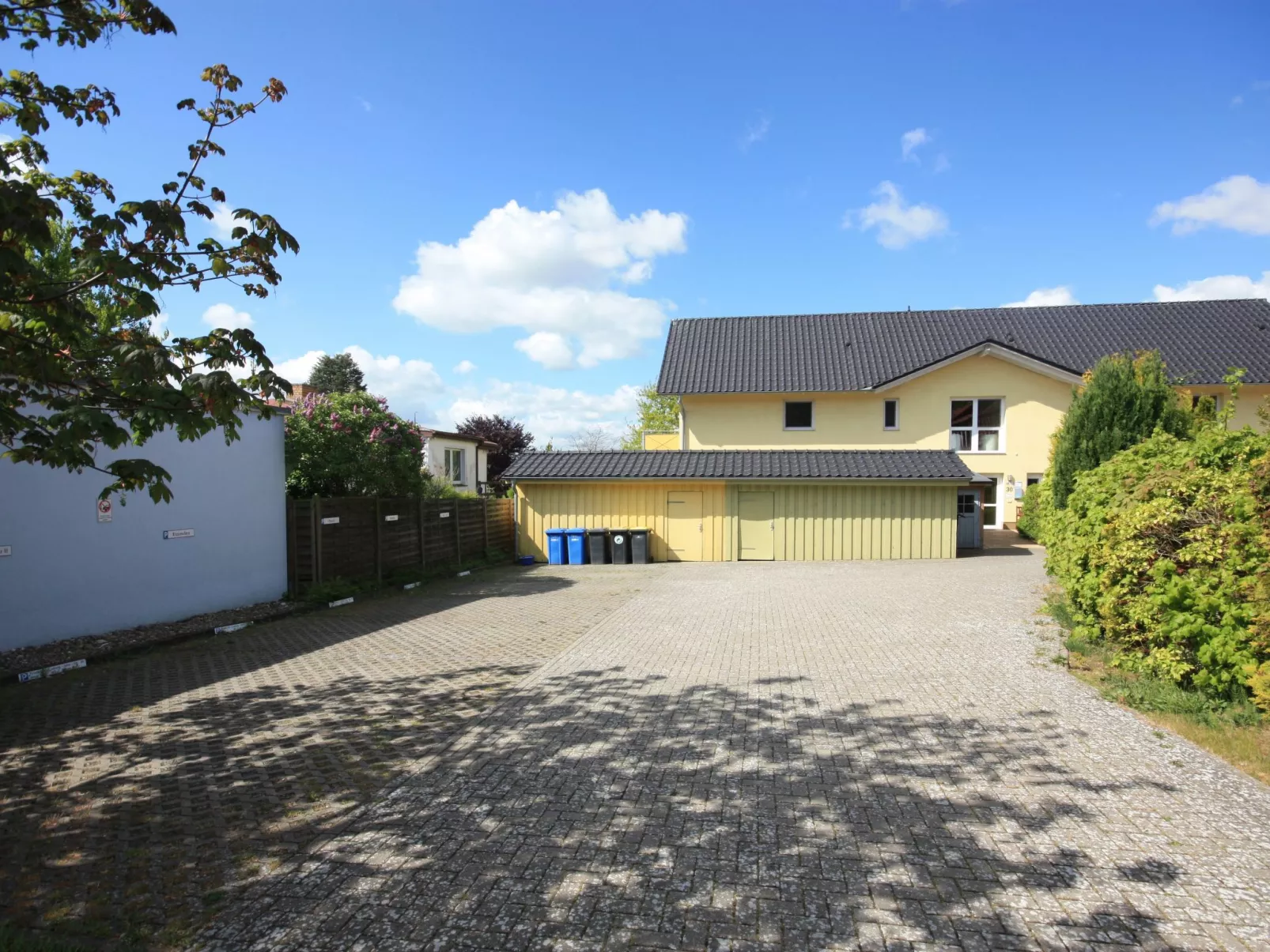 75 qm Wohnung Ostseebad Koserow mit Terrasse, Grill und Garten-Buiten
