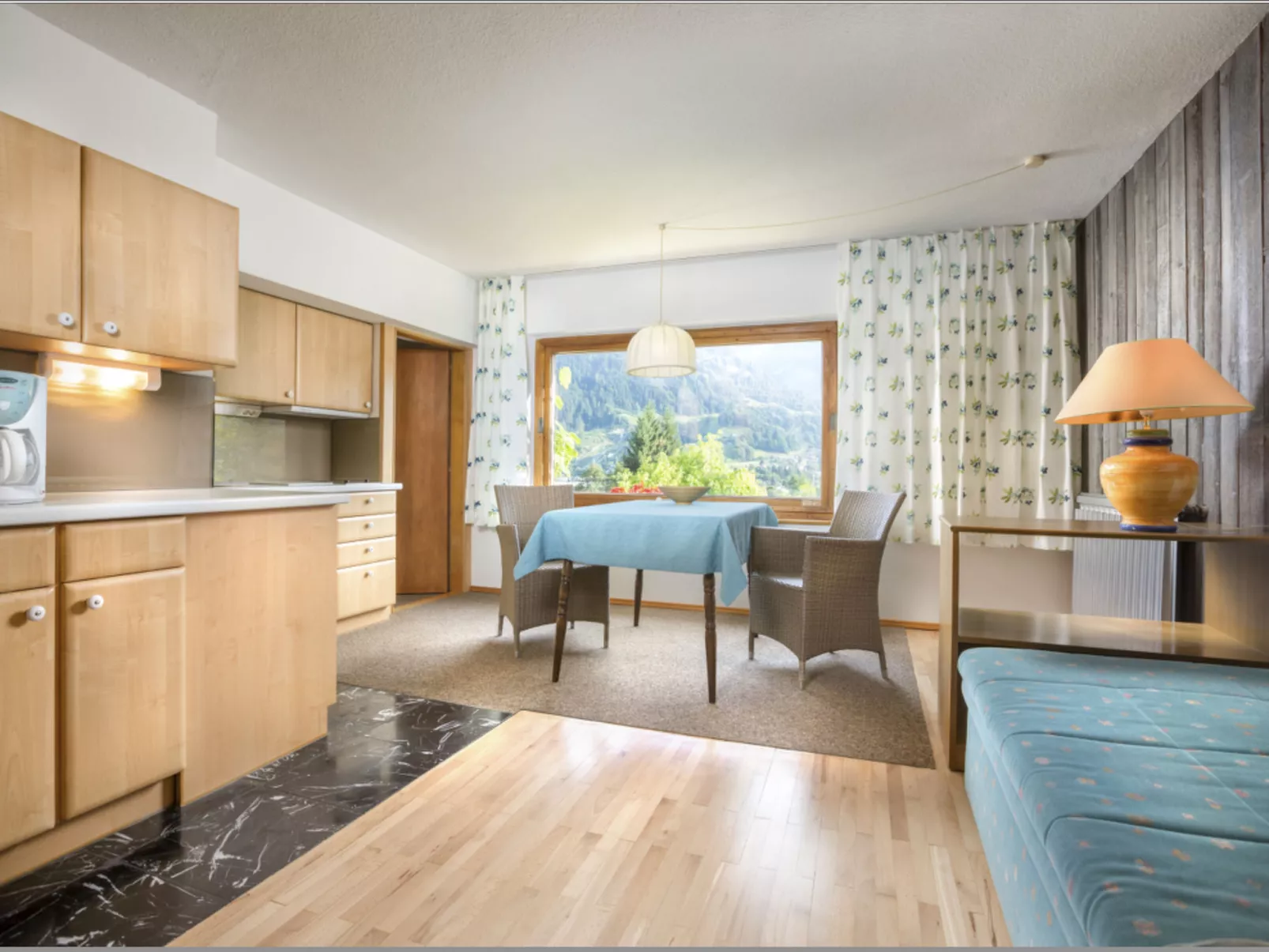 Romantisches Chalet in den Bergen-Binnen