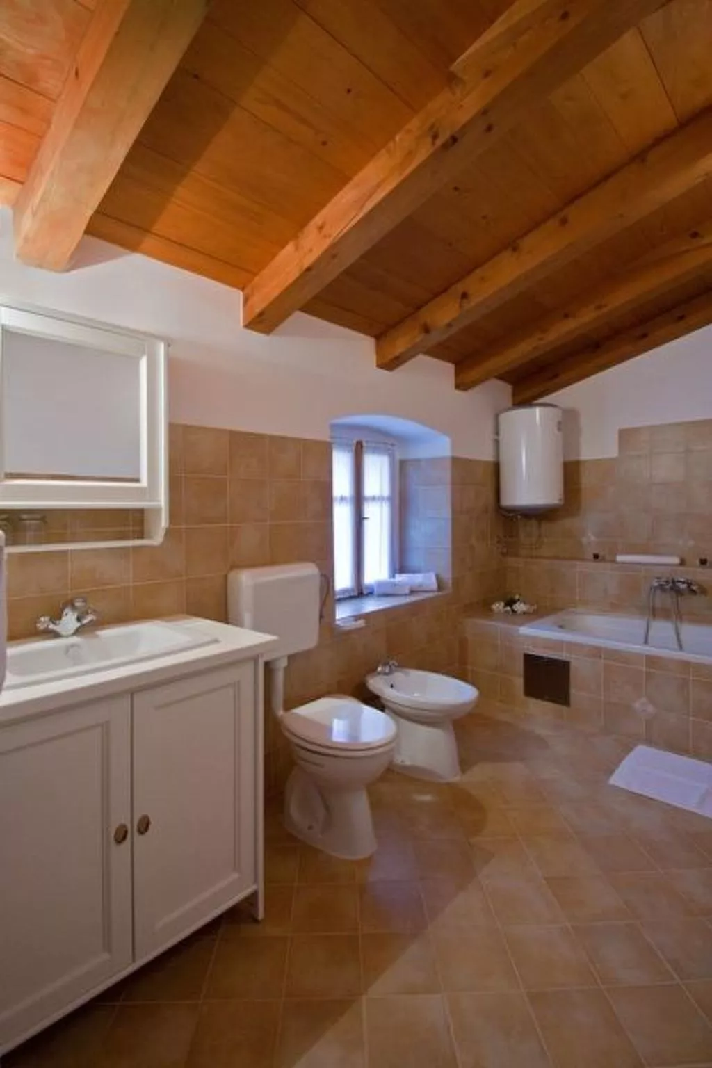 Modernes Ferienhaus in Vadreš mit Privatem Pool-Binnen