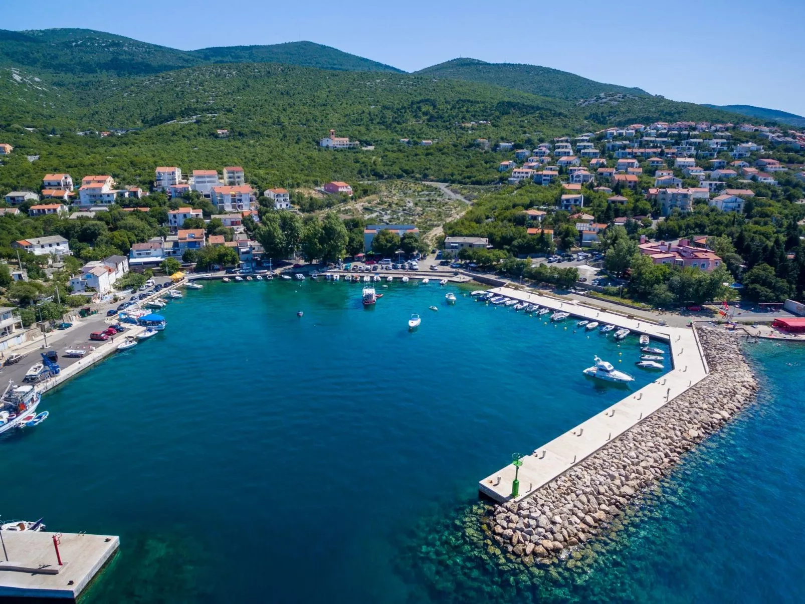 Für 6 Personen in Klenovica-Binnen