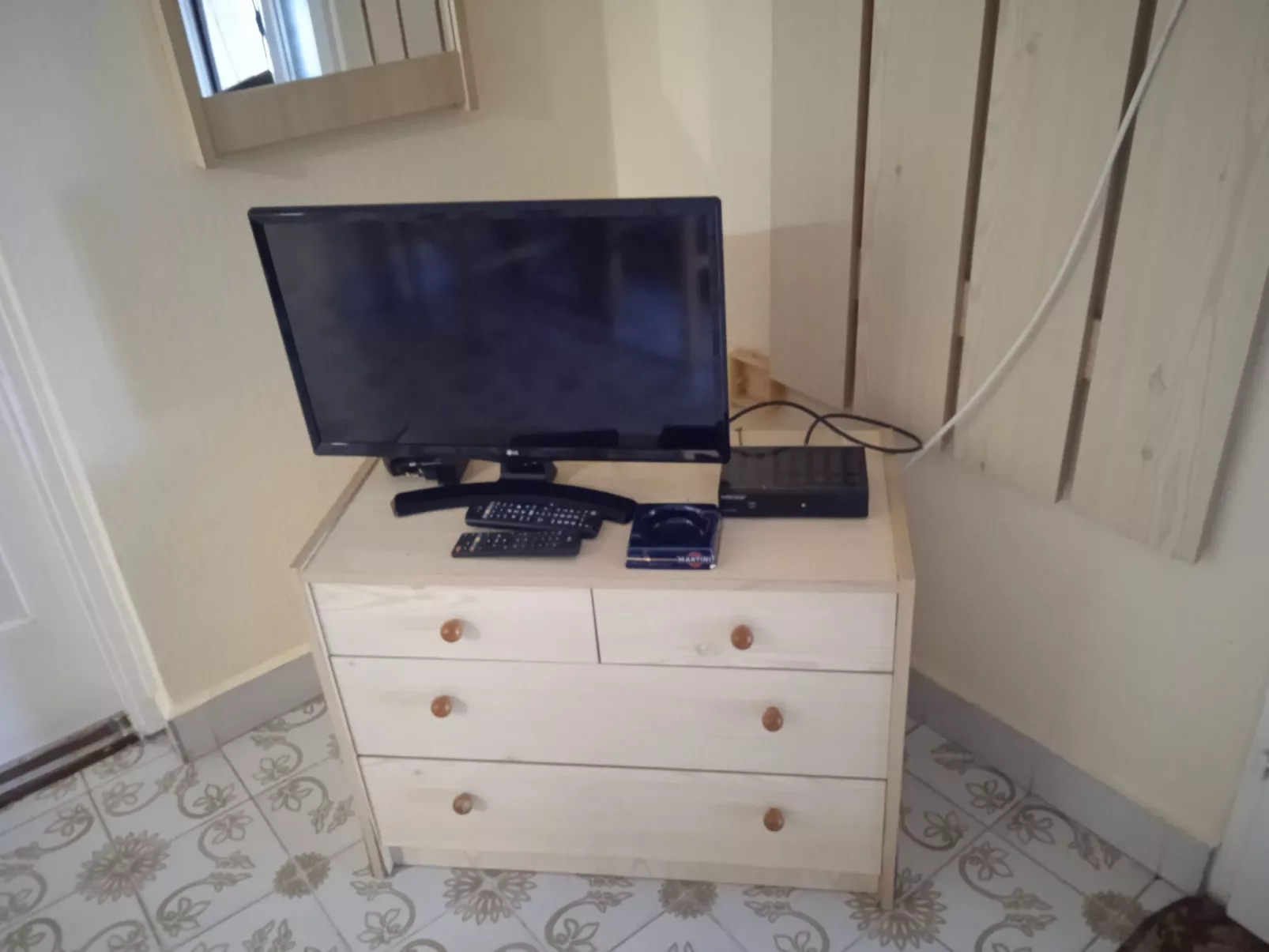 Kleines Ferienhaus in einer ruhigen Strasse-Binnen