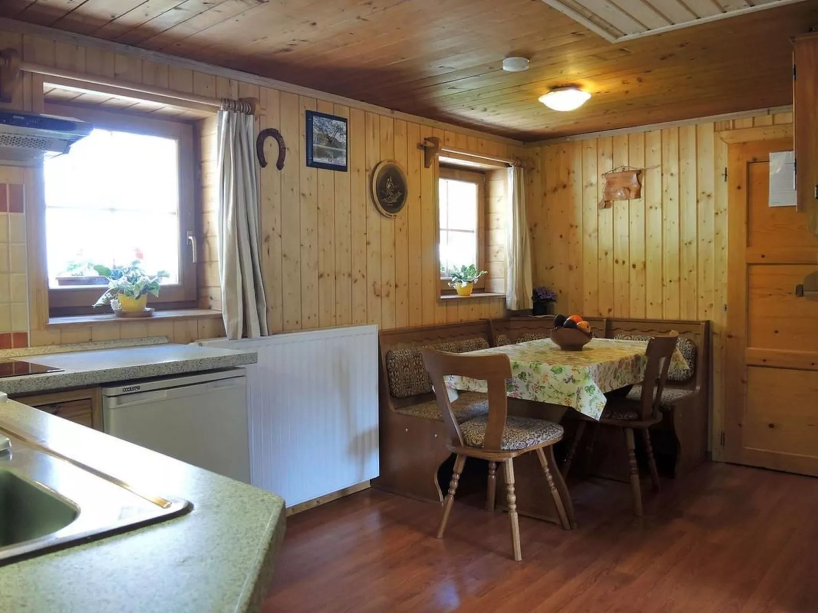 Für sechs Personen mit einem Balkon-Binnen