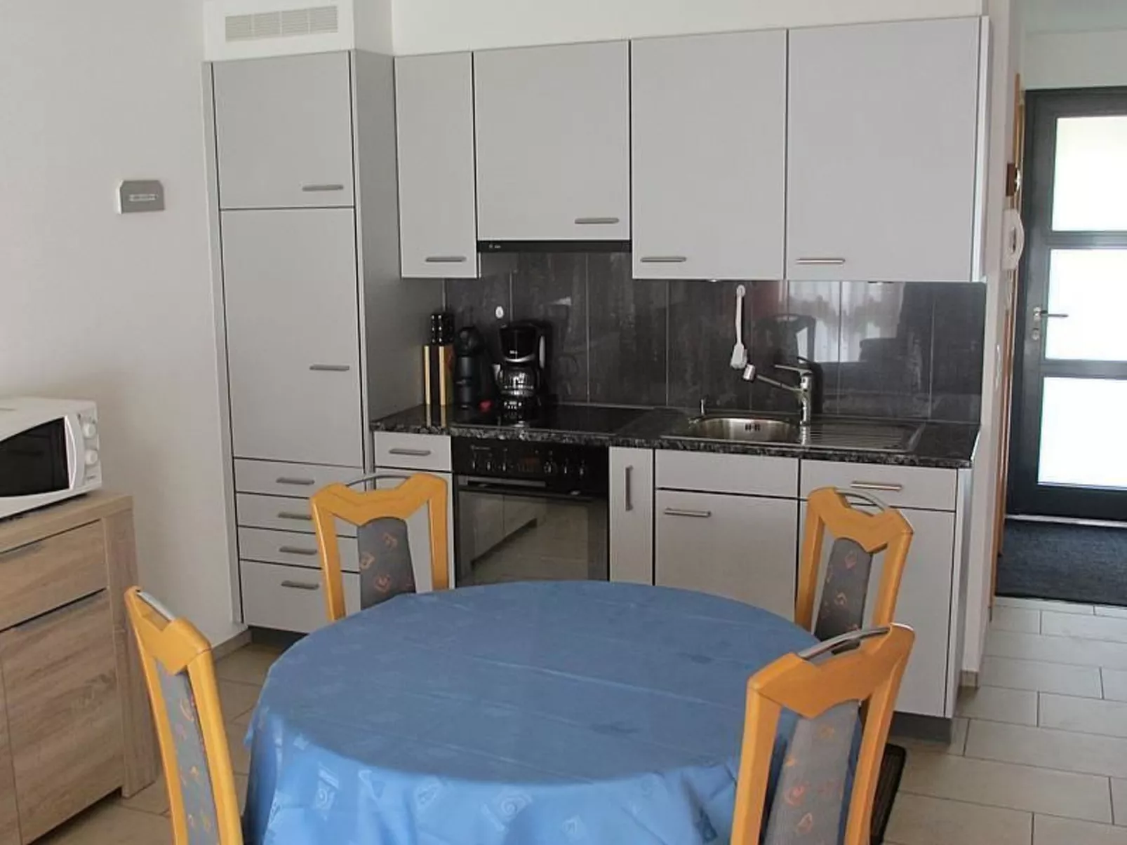 Leuthold Appartement-Binnen