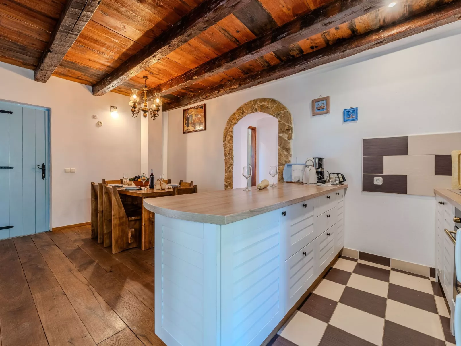 Heritage Stone House -T.A Leut Agency-Binnen