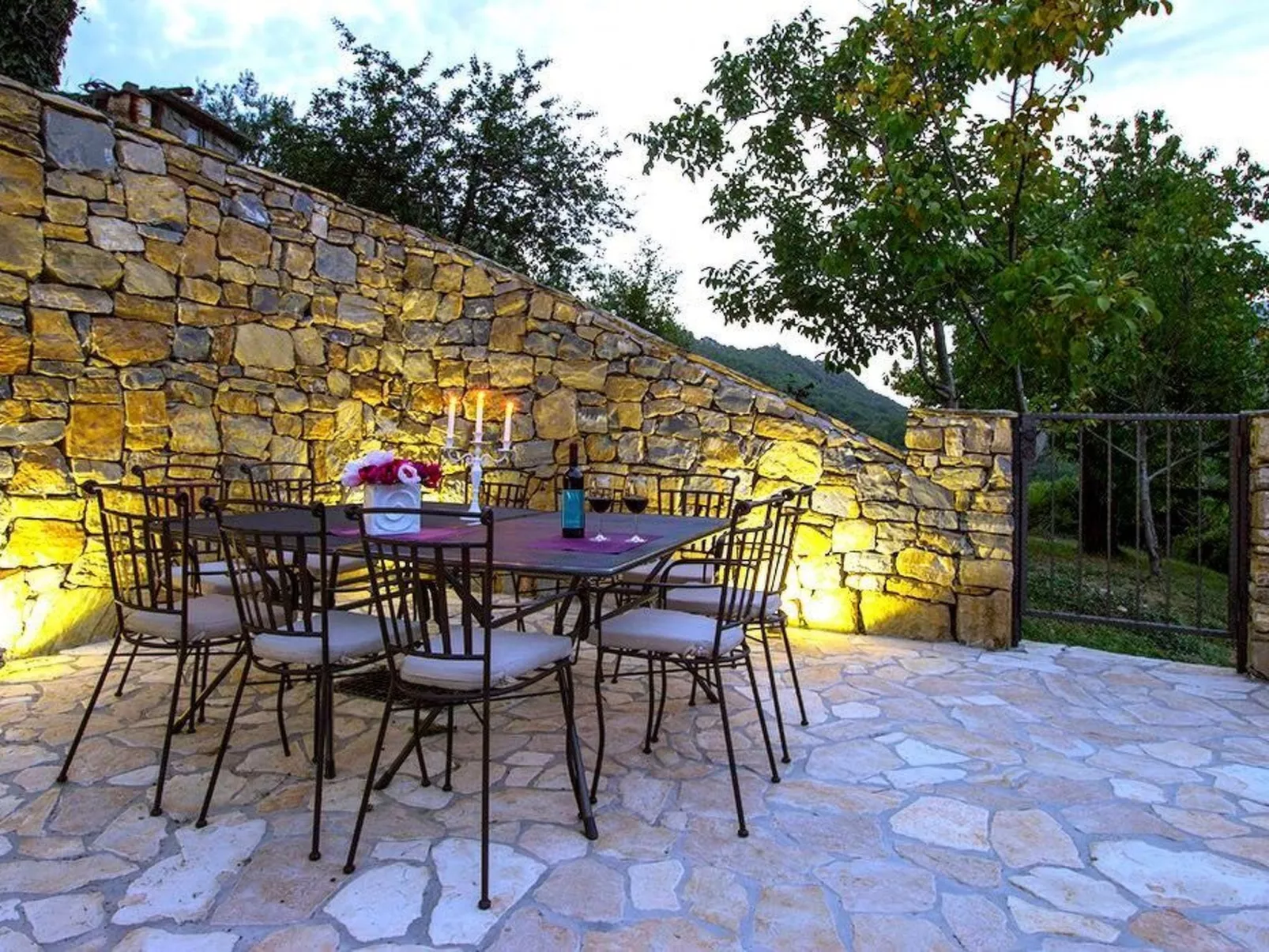 Villa Mosor mit beheiztem Salzwasserpool und Sauna-Binnen