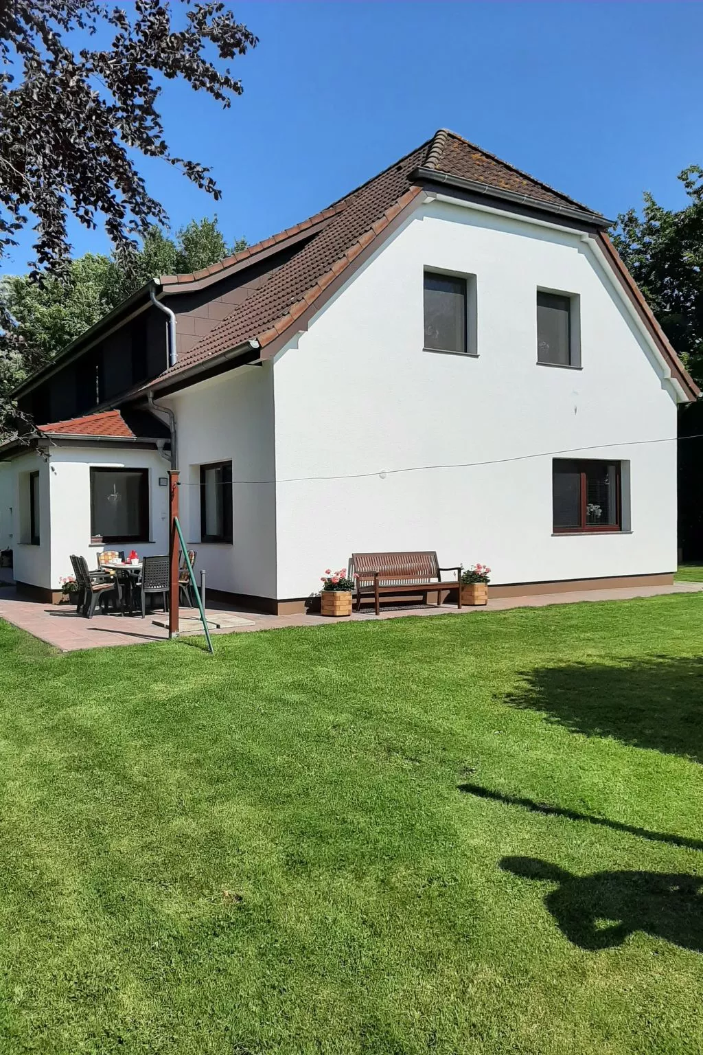 Komfortable Ferienwohnung mit großem Garten-Binnen