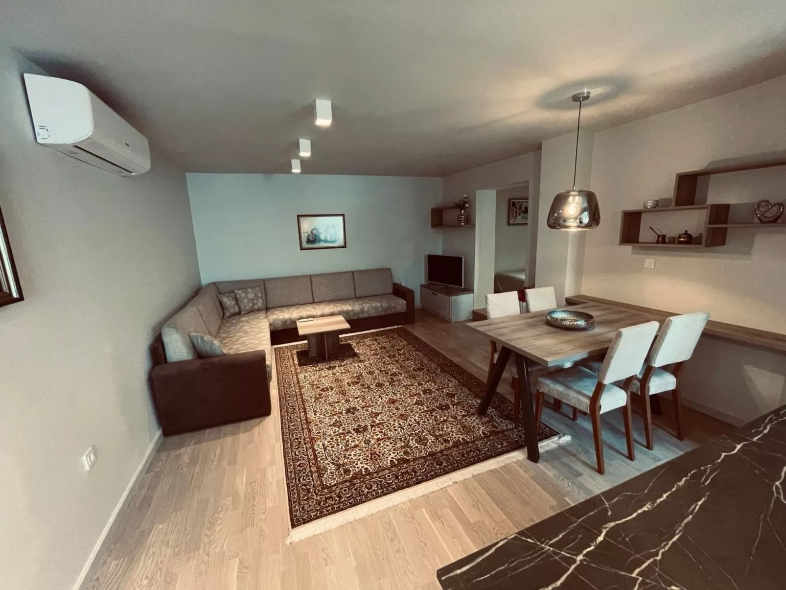 Casa Divani Apartment mit Pool für einen angenehmen Aufenthalt-Binnen