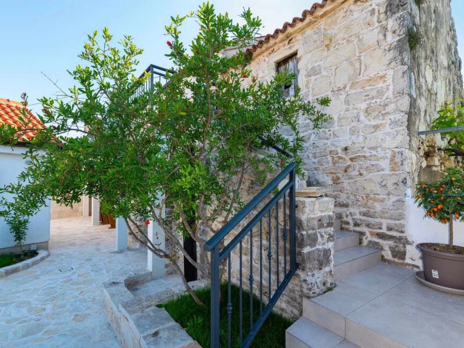 Mit Jacuzzi-TA Leut Agency-Binnen