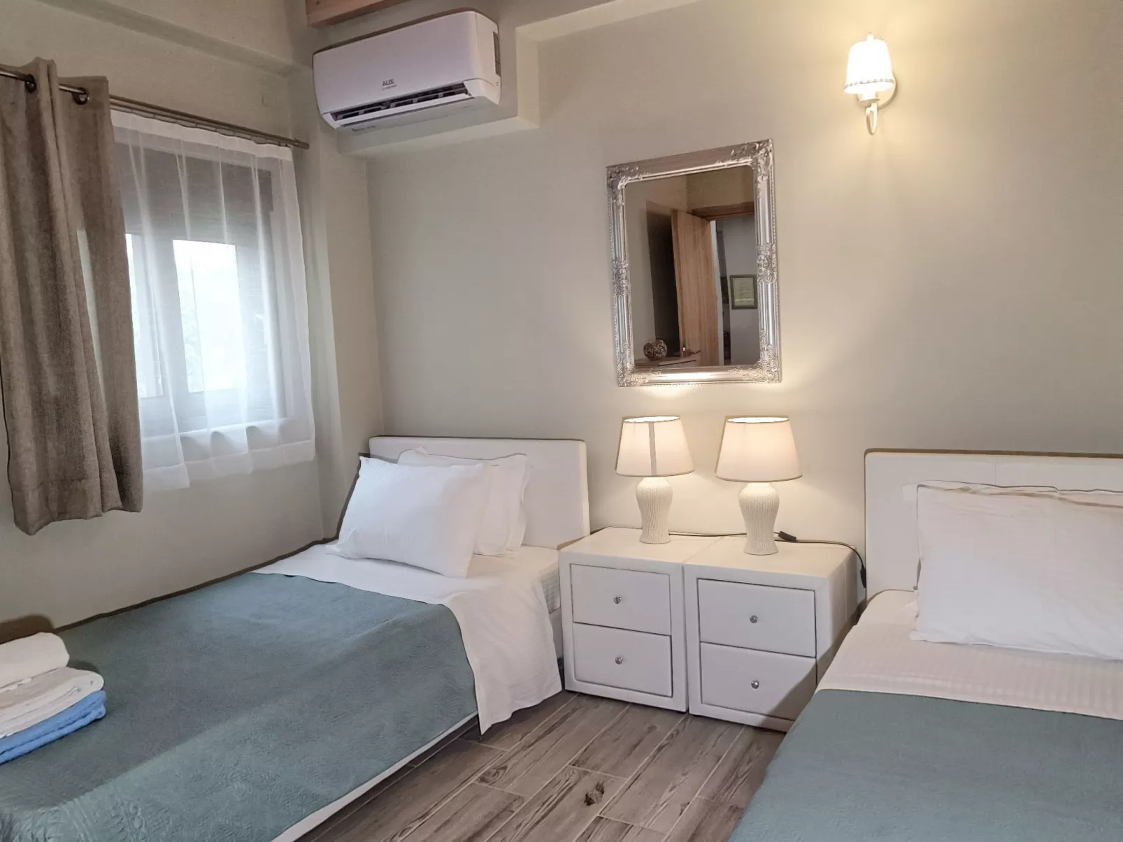 MAKRAKIS ALEXANDROS-Binnen