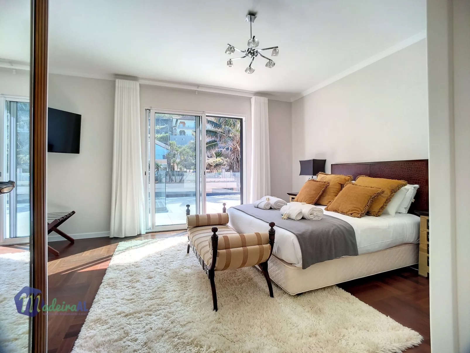 PEARLS BEACH VILLA-Binnen