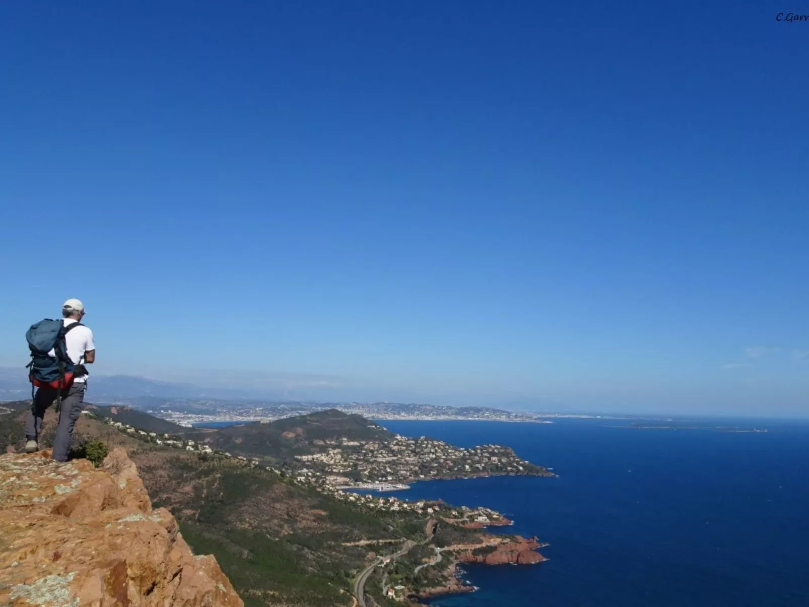 Wohnung panoramischer Meerblick, Schwimmbad, Parkplatz-Binnen
