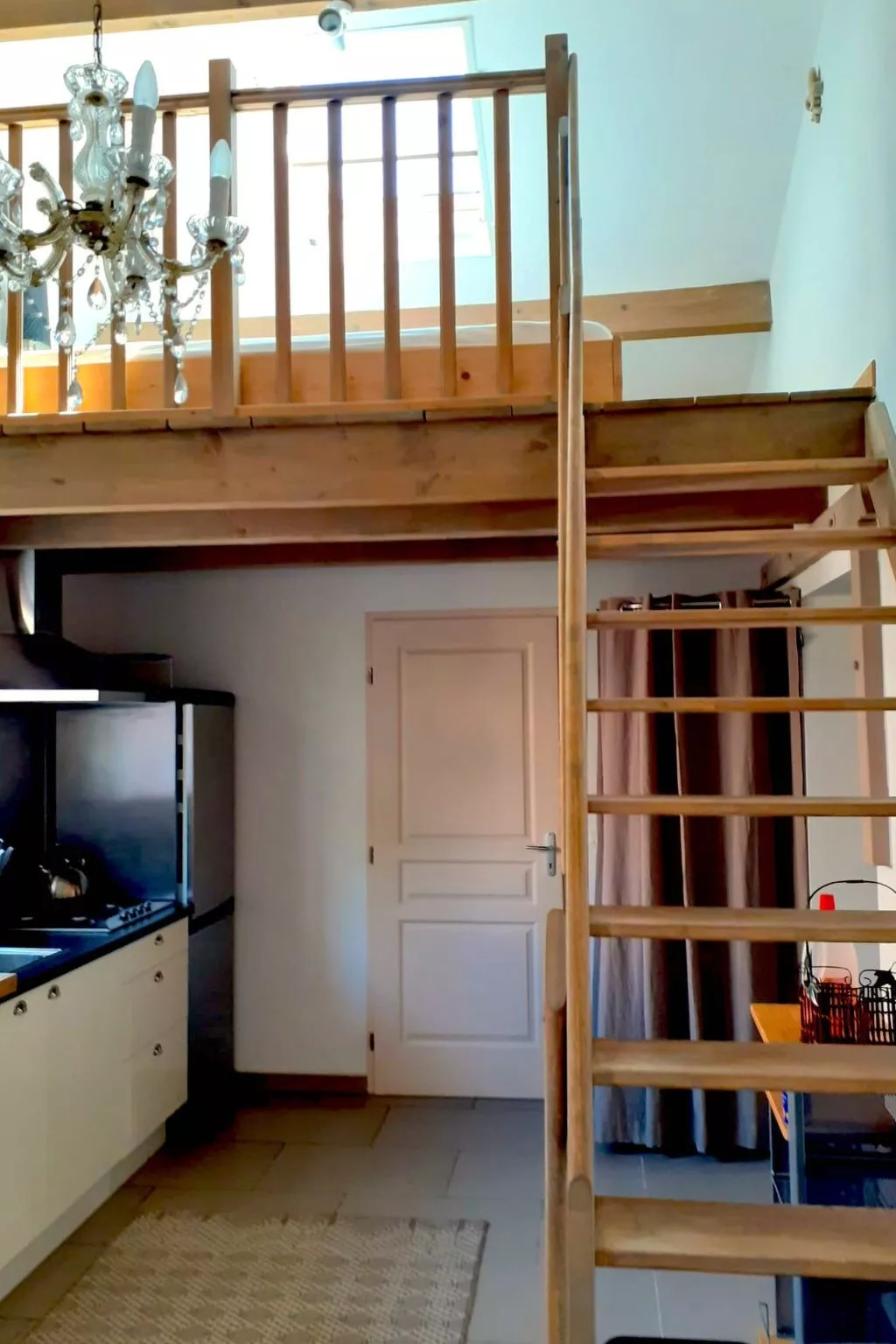 In La Livinière mit Großer Terrasse-Binnen