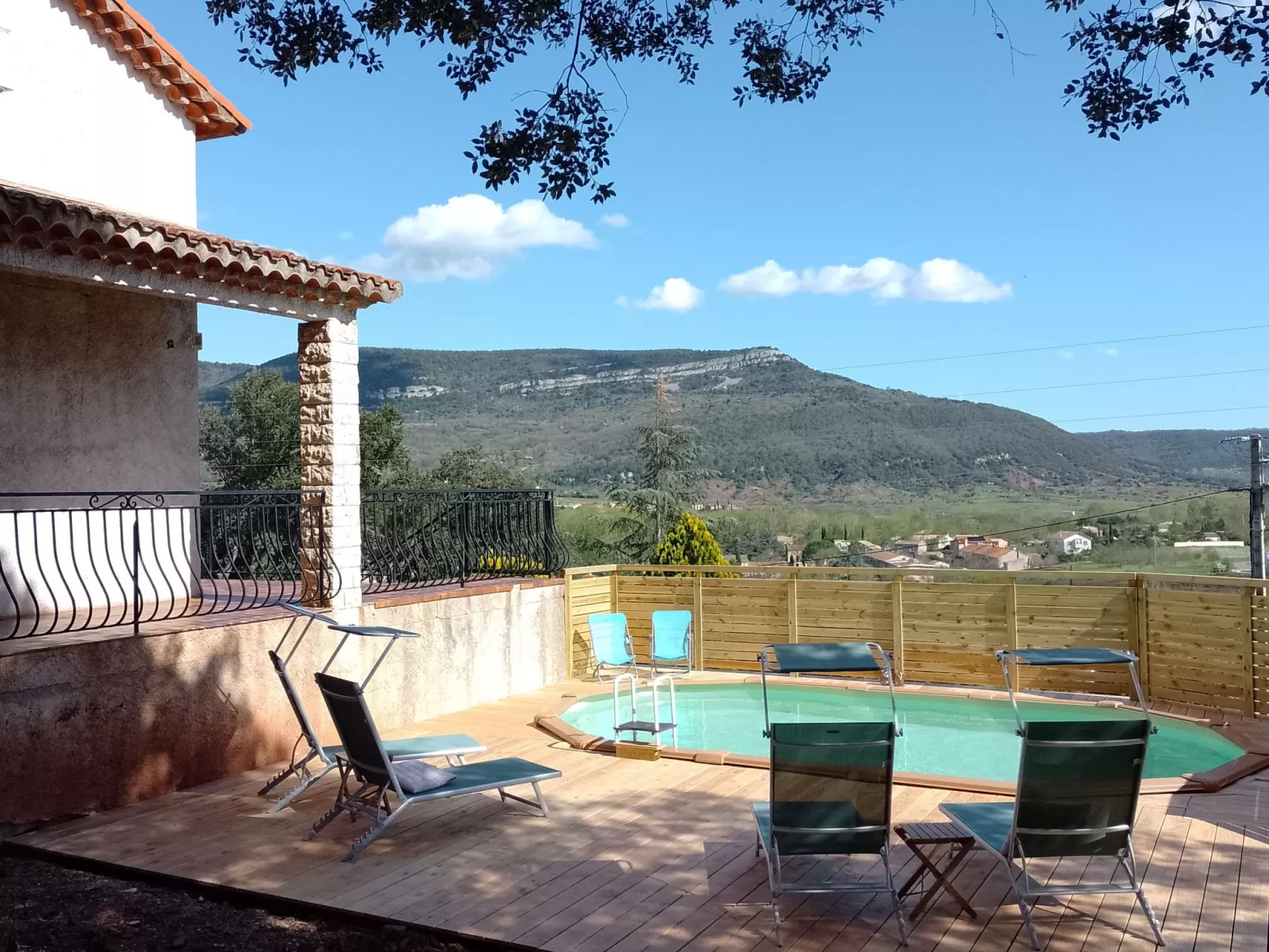 Lucinkas Ferienhaus mit 2 Schlafzimmern-Buiten