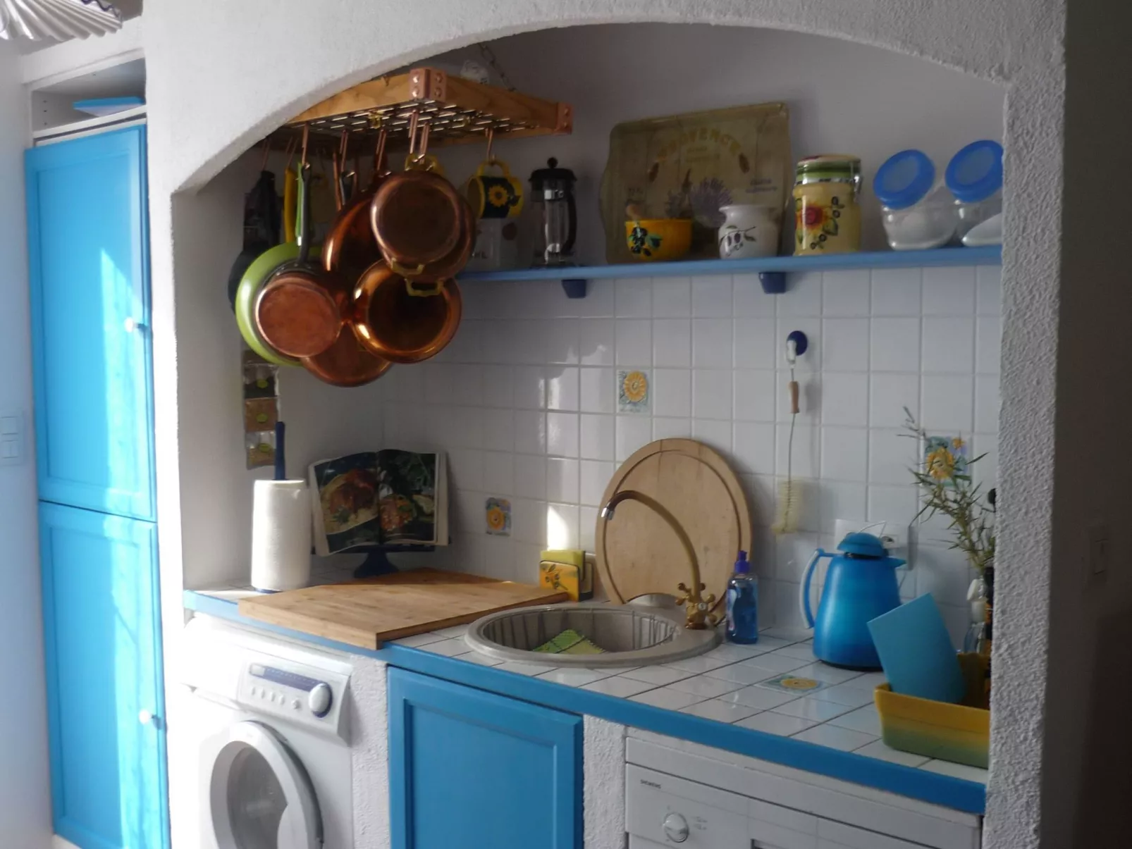 Komfortables Ferienhaus mit Gemeinschaftspool-Binnen