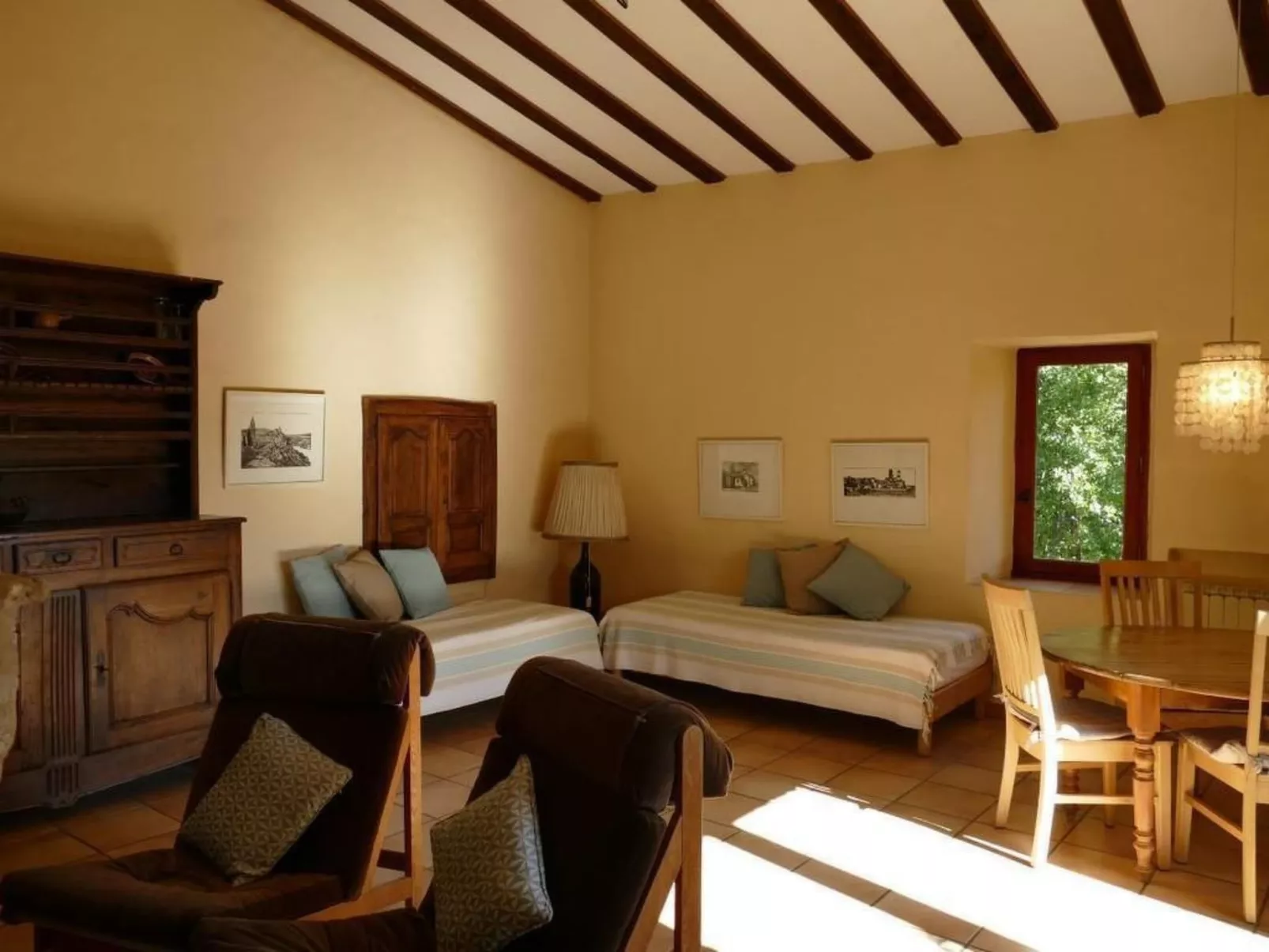 Petit mas de camp-Binnen