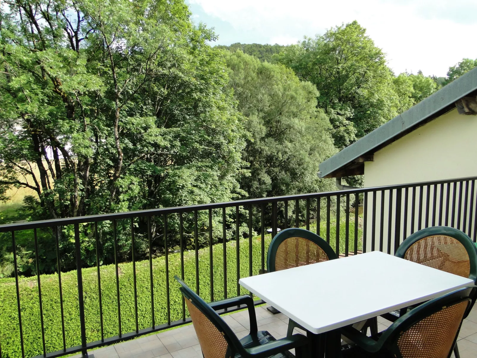 1805 Saine Montagnes du Jura mit Spa & Sauna-Binnen