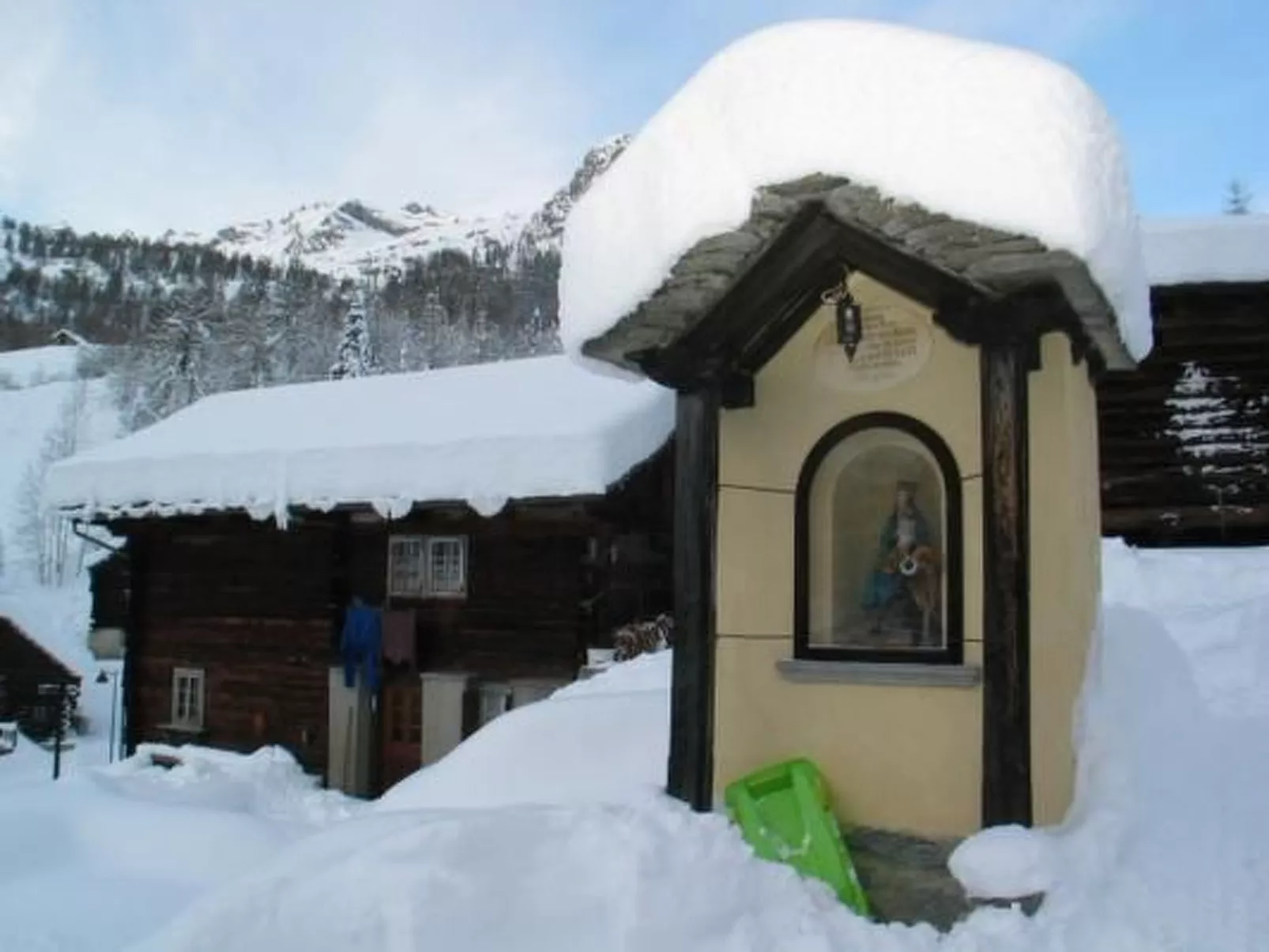 Casa Paola in Bosco Gurin-Buiten