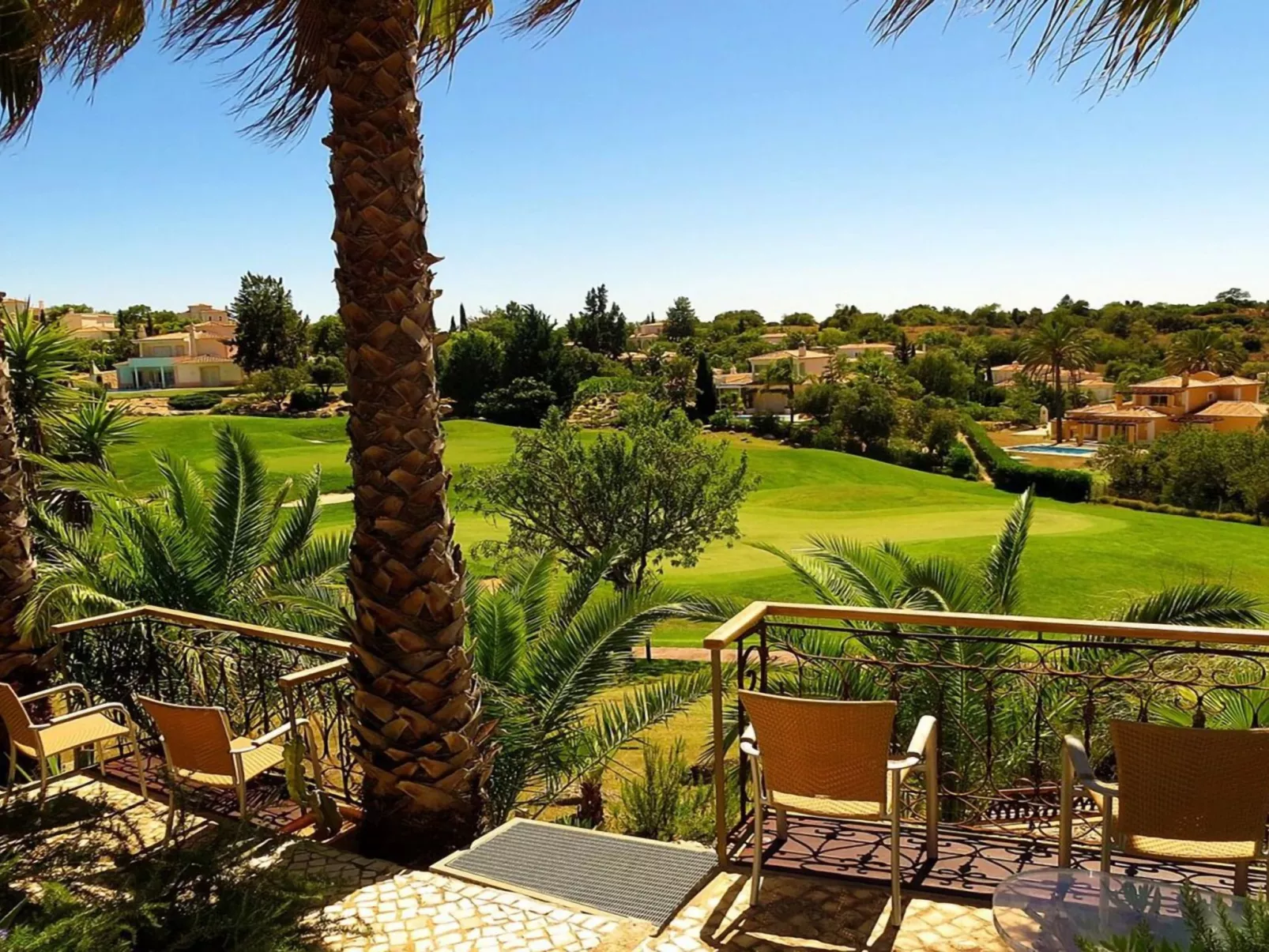 Luxuriöse Villa - Privater Pool und schöner Garten-Buiten