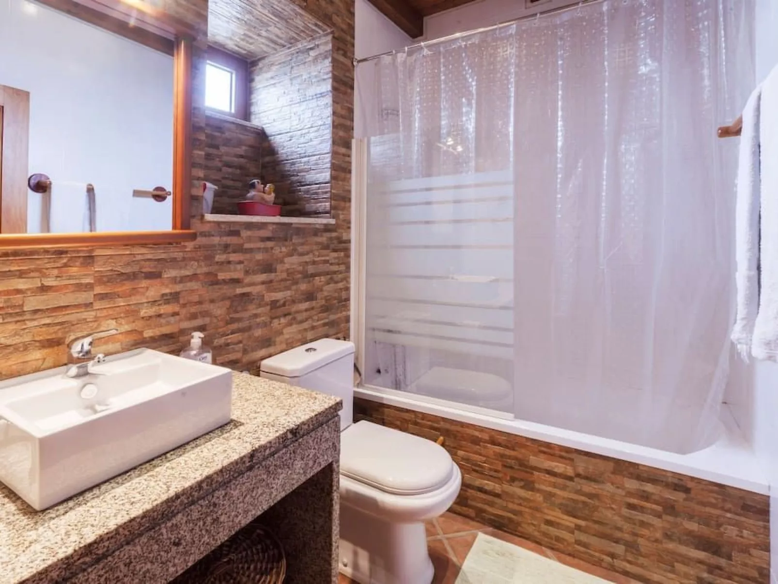 Mit Garten, Grill und Terrasse-Binnen