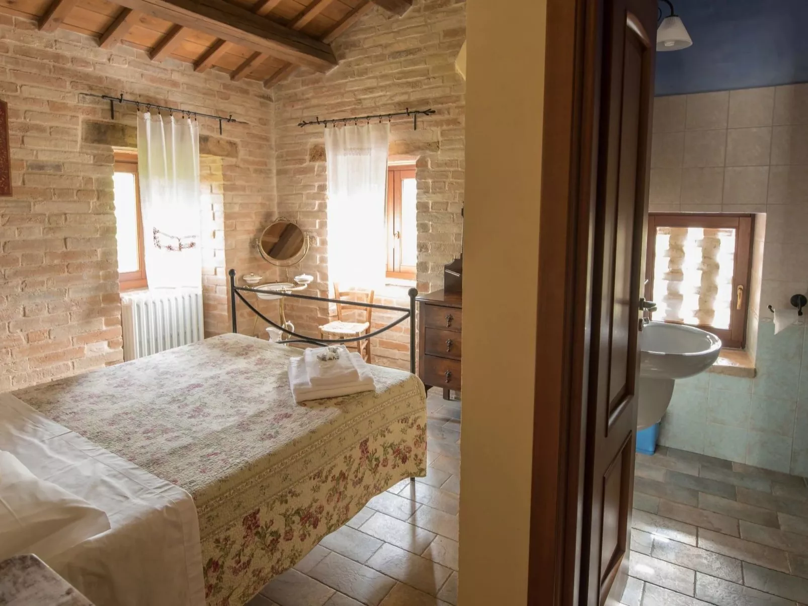 Villa mit Pool für 29 Personen ca. 800 m2-Binnen