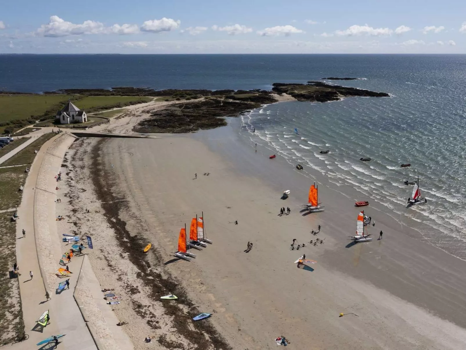 "L'Aube" - privates SPA - ruhig gelegen-Buiten