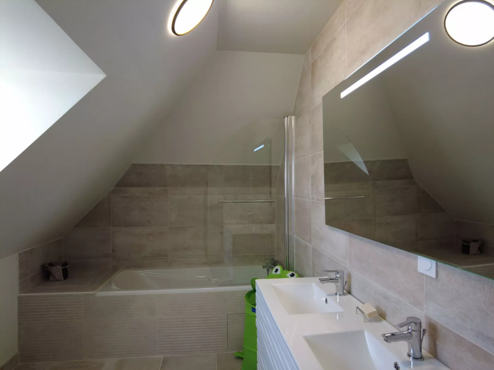 Neues Haus mit blendendem Meerblick-Binnen