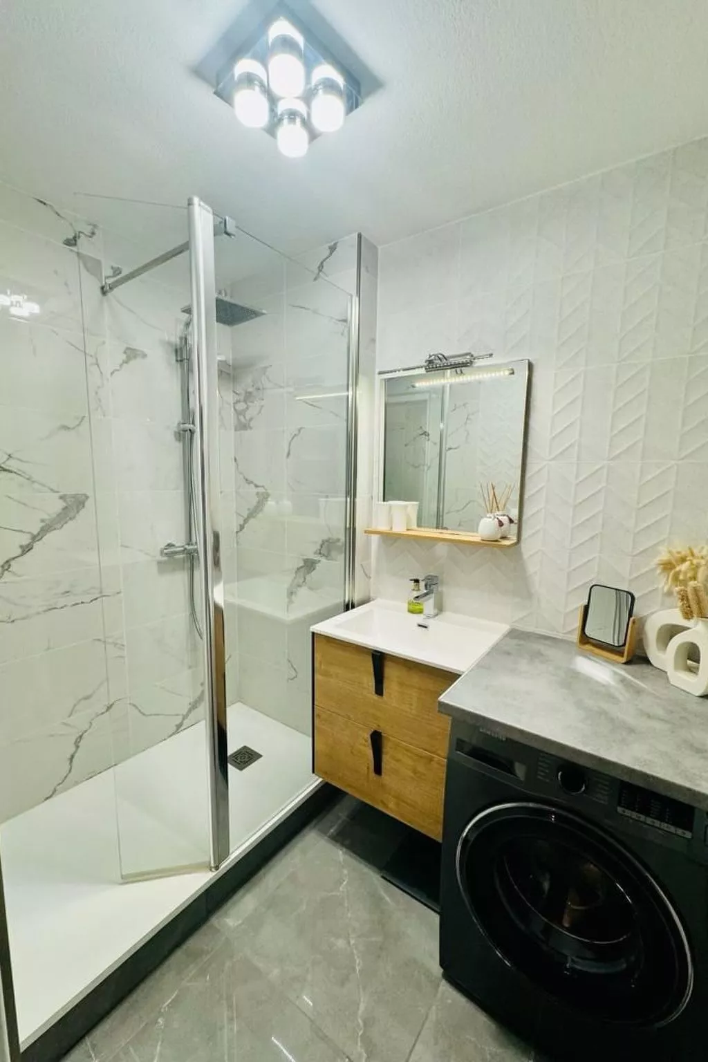 Wunderschöne renovierte Wohnung mit vollem Meerblick-Binnen