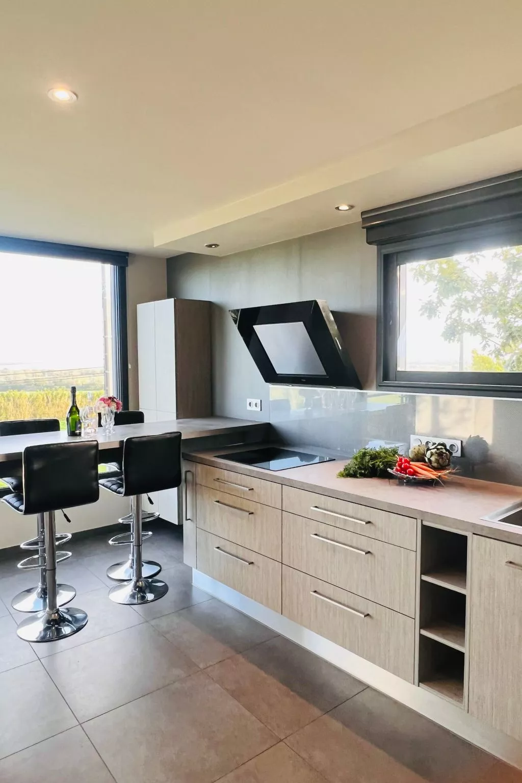 Villa Tante Alice  Meerblick Komfort Villa Alleinlage mit Aufzug Jacuzzi Dampfb-Binnen