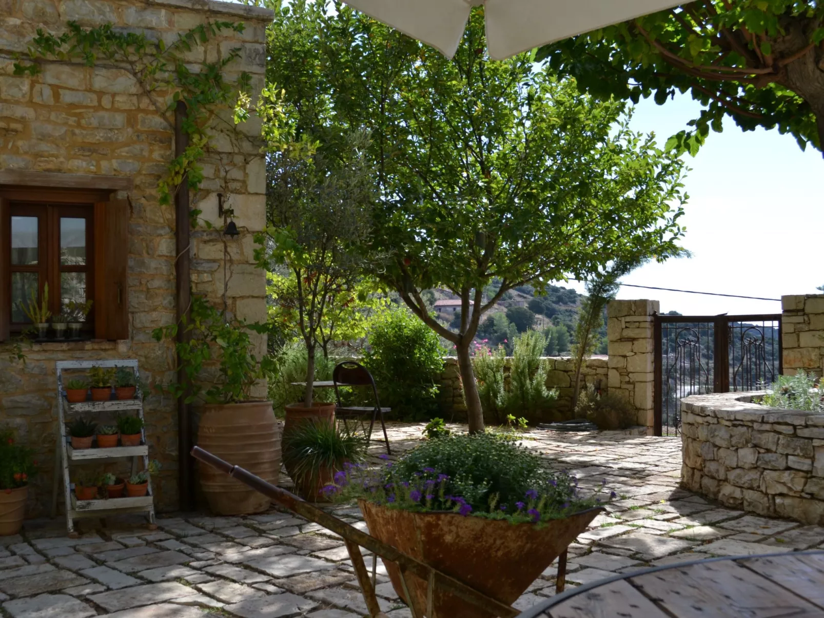 "Stone Retreat"-Buiten