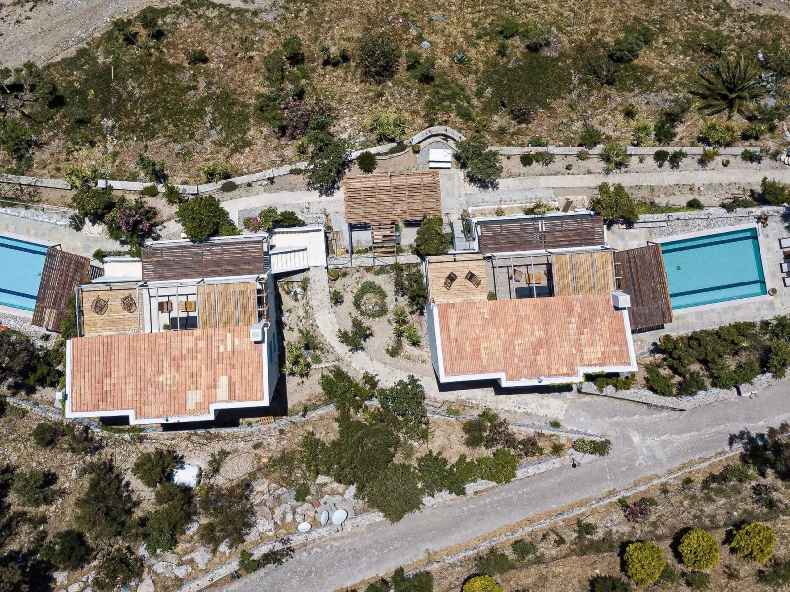 Villa Spiros ist eine renovierte Vermietung voll - Buiten