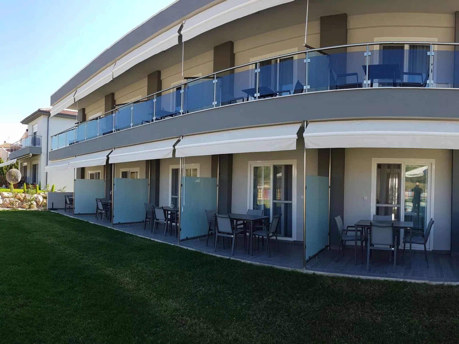 Finikas Garden Nikit-Buiten