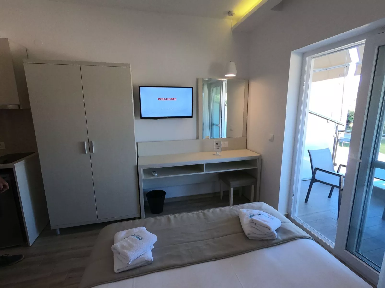 Finikas Garden Studios Pool Garten-Image-tags.info