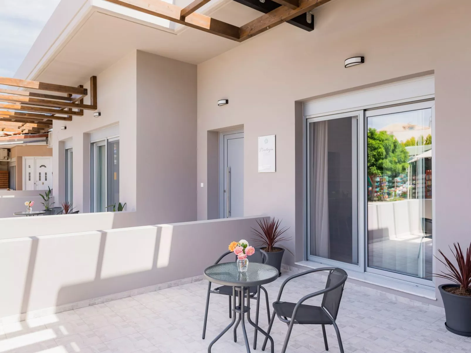 Nastazia Luxury Beach House-Image-tags.info