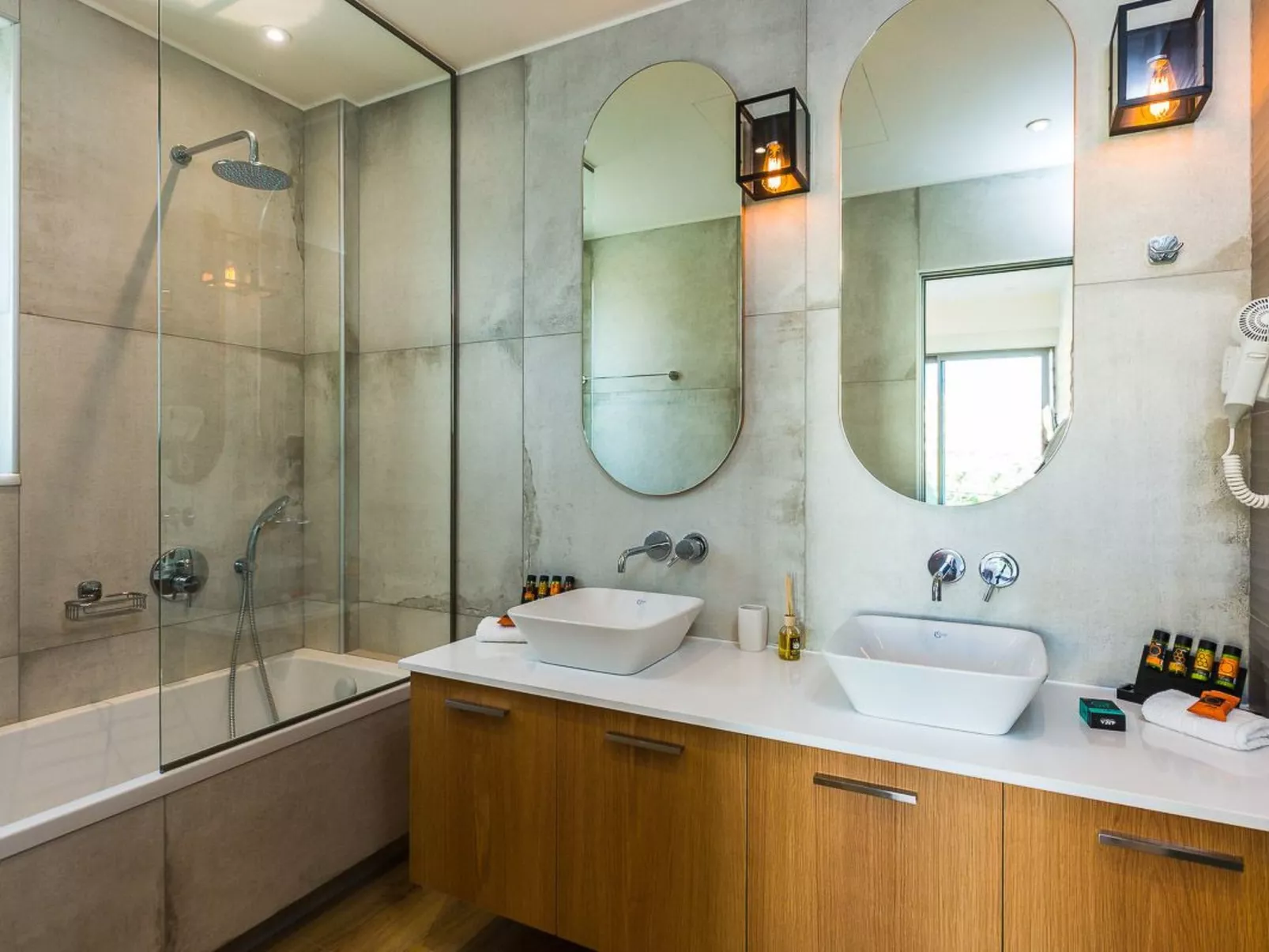 Villa Amelia I Kostenloser 8-Sitzer Mini-Van und Pool-Binnen