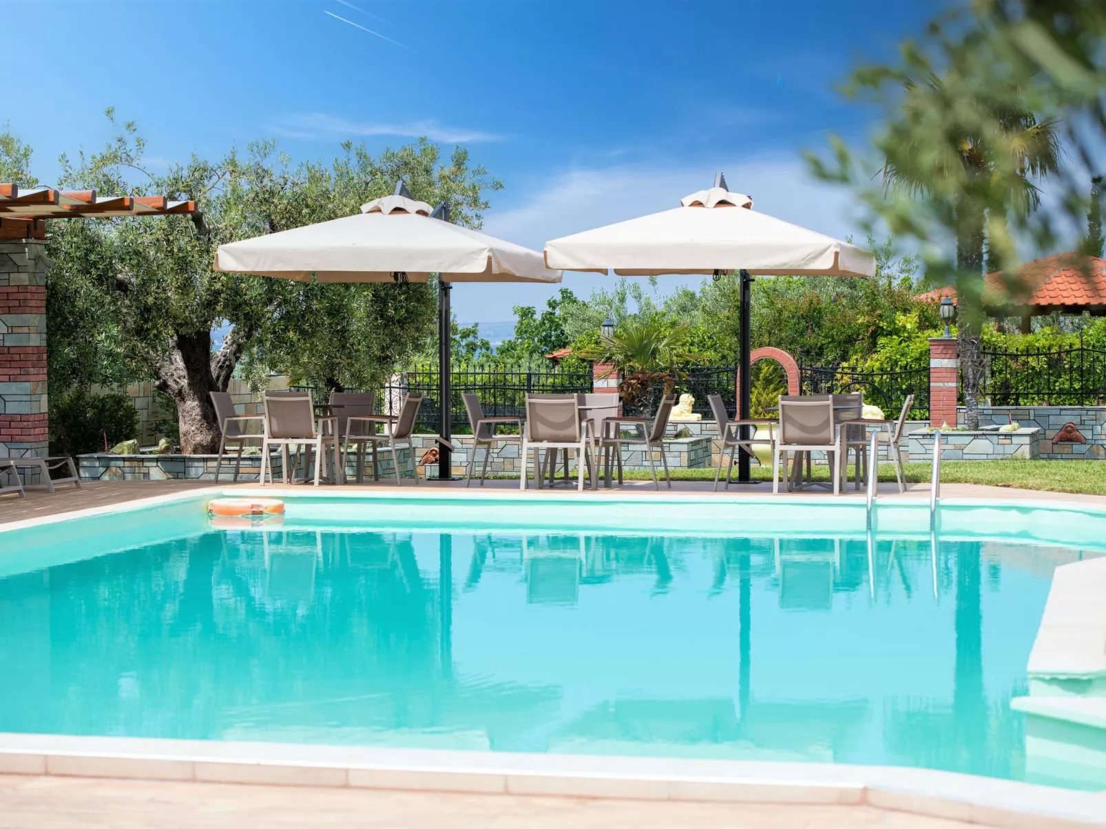 Modernes Studio für 3 Personen, Pool- und Gartenblick-Binnen