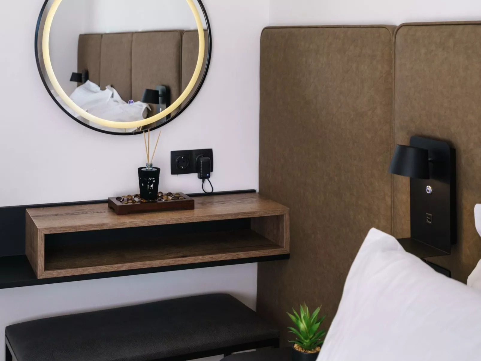 Neue Charavgi Suite mit Jacuzzi, 40m vom Strand entfernt-Binnen