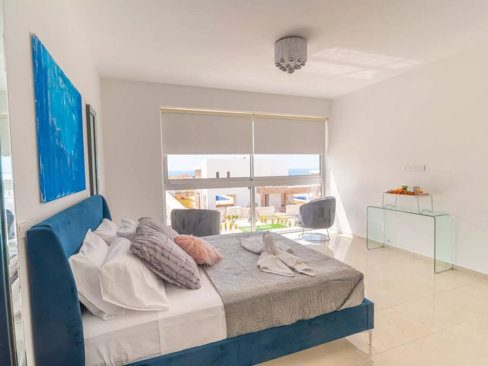 Luxuriöse Villa mit privatem Pool und Whirlpool-Binnen