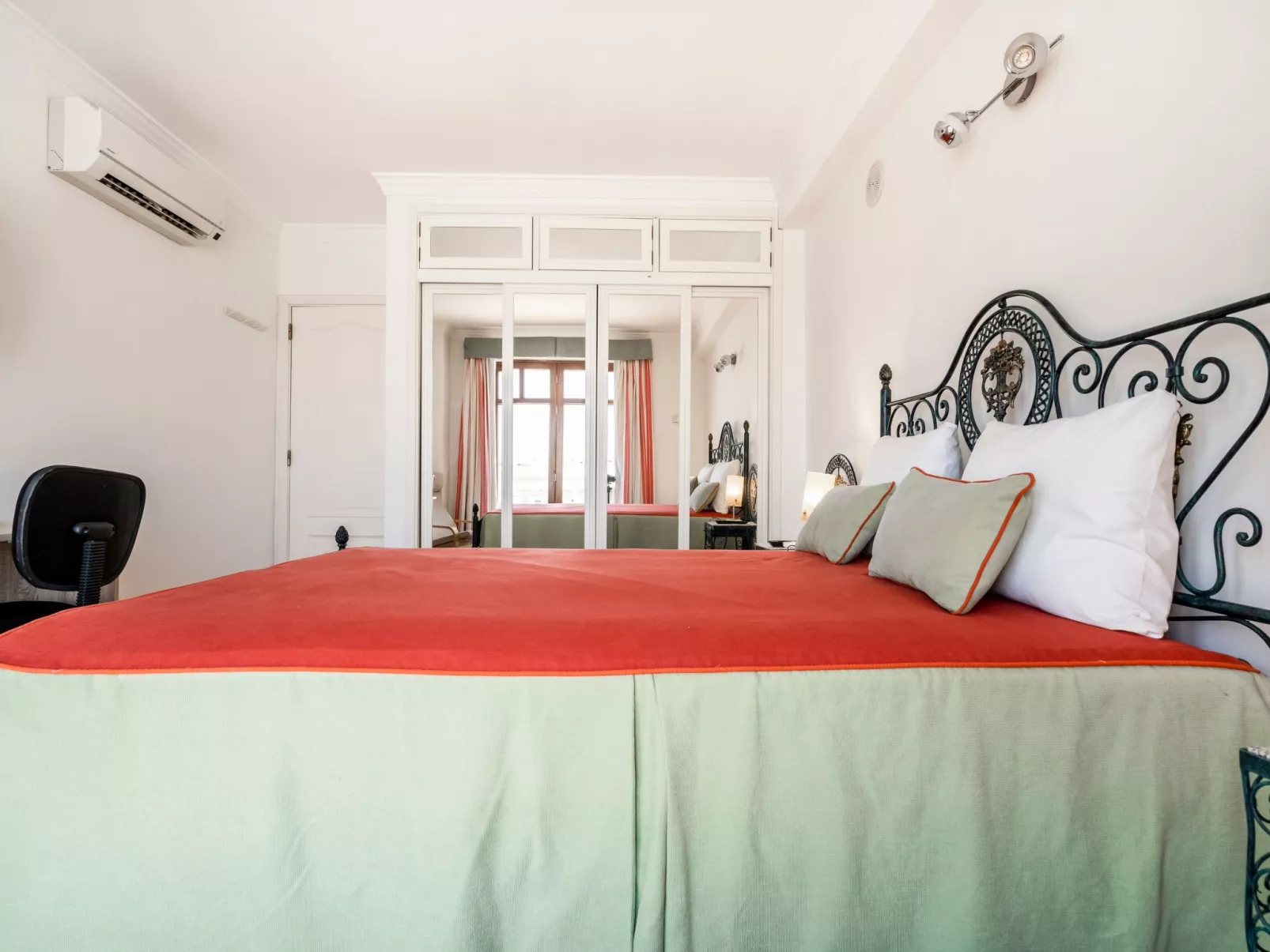 Haus am Flussufer-Binnen